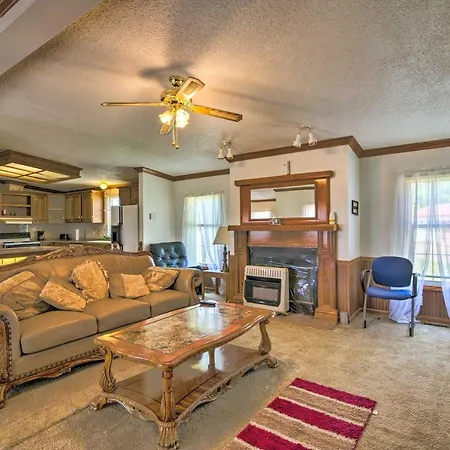 Relaxing Prairie Home, 29 Mi To Starkville!
